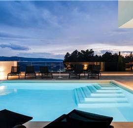 5 bedroom beachfront villa with heated pool near Omis, sleeps 9